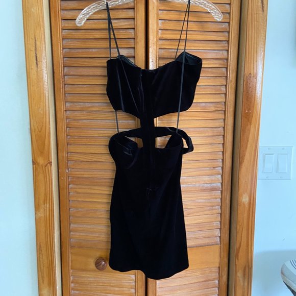 NEW Tiger Mist Candice Black Velvet Cutout Dress - Picture 10 of 13